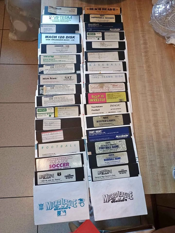 Commodore 64/128 Disks Games Etc x32