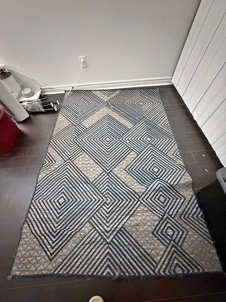 Large Modern Area Rug – Navy & Beige Geometric Design