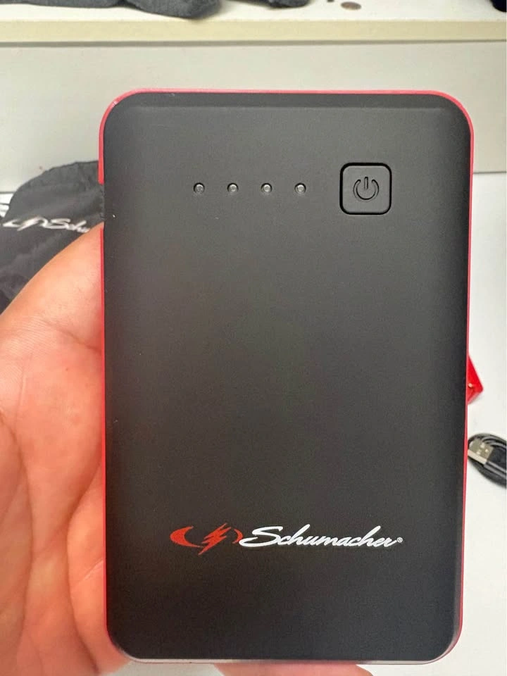 Schumacher SL1338 400A Lithium Car Jump Starter / Power Pack - photo 2