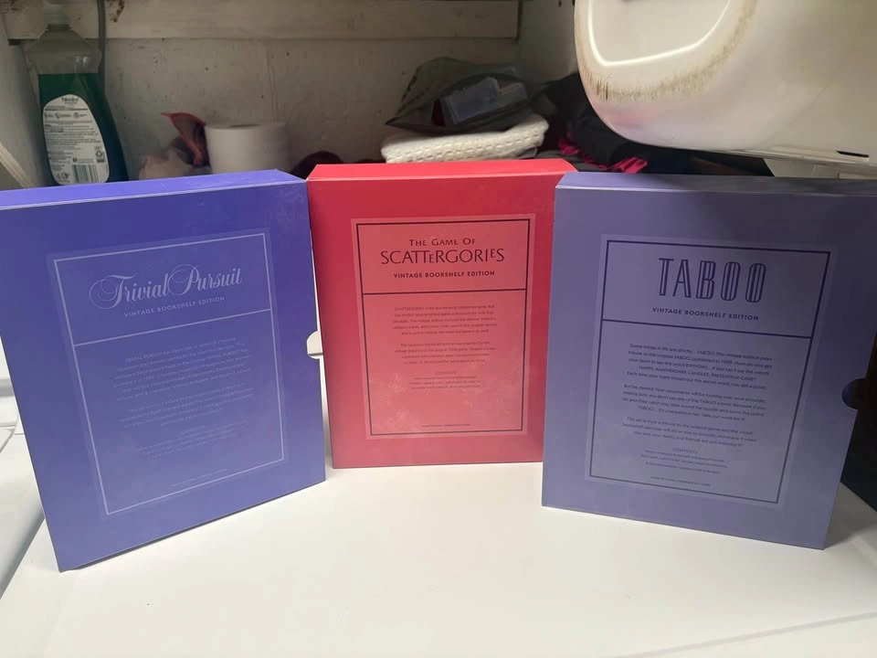 3 Vintage Bookshelf Edition Board Games – Trivial Pursuit, Taboo - photo 2