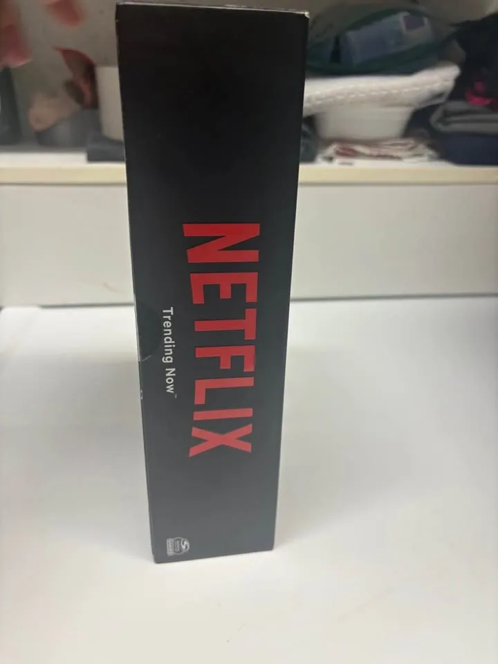 Netflix Trending Now Party Game – 3-10 Players – BNIB - photo 4