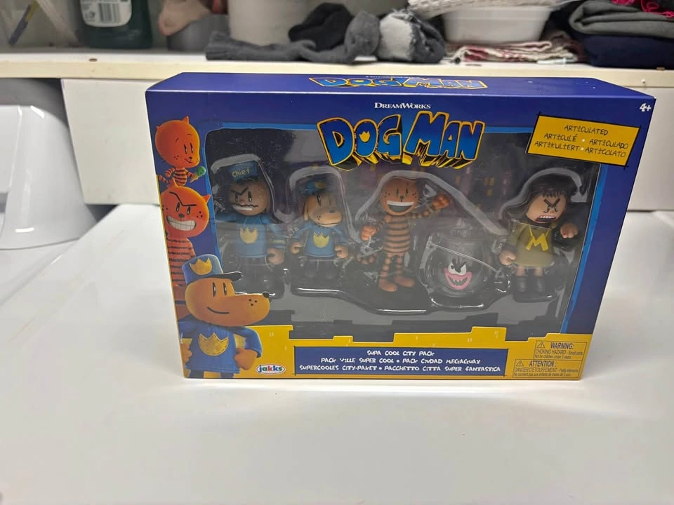 NEW DreamWorks Dog Man Supa Cool City Pack – 5 Figures – BNIB