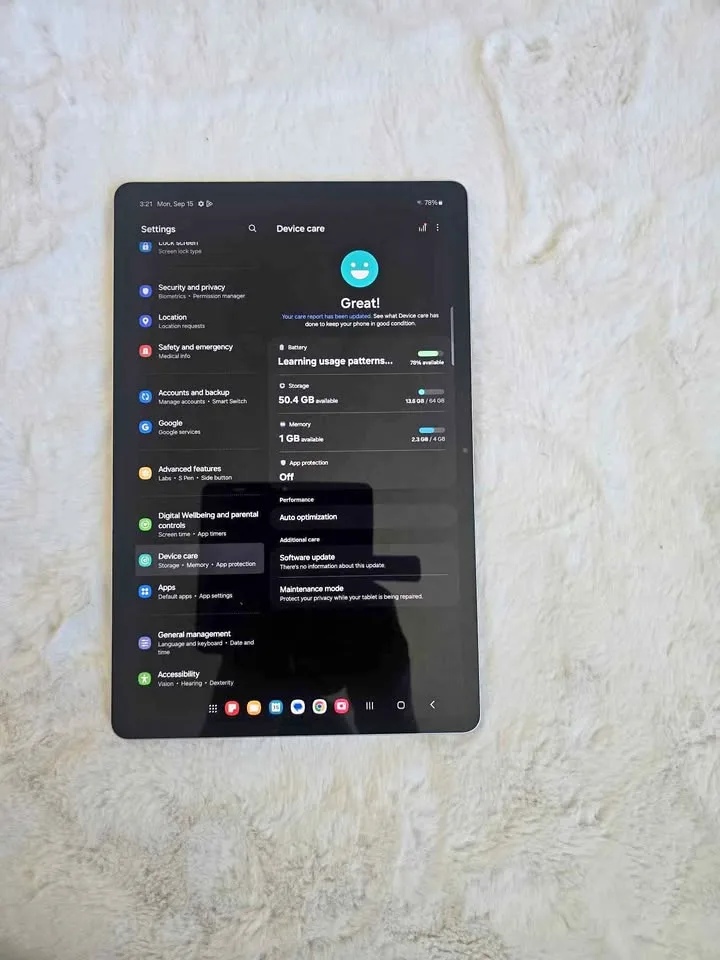 Samsung Galaxy Tab S7 FE (with charger) thumbnail