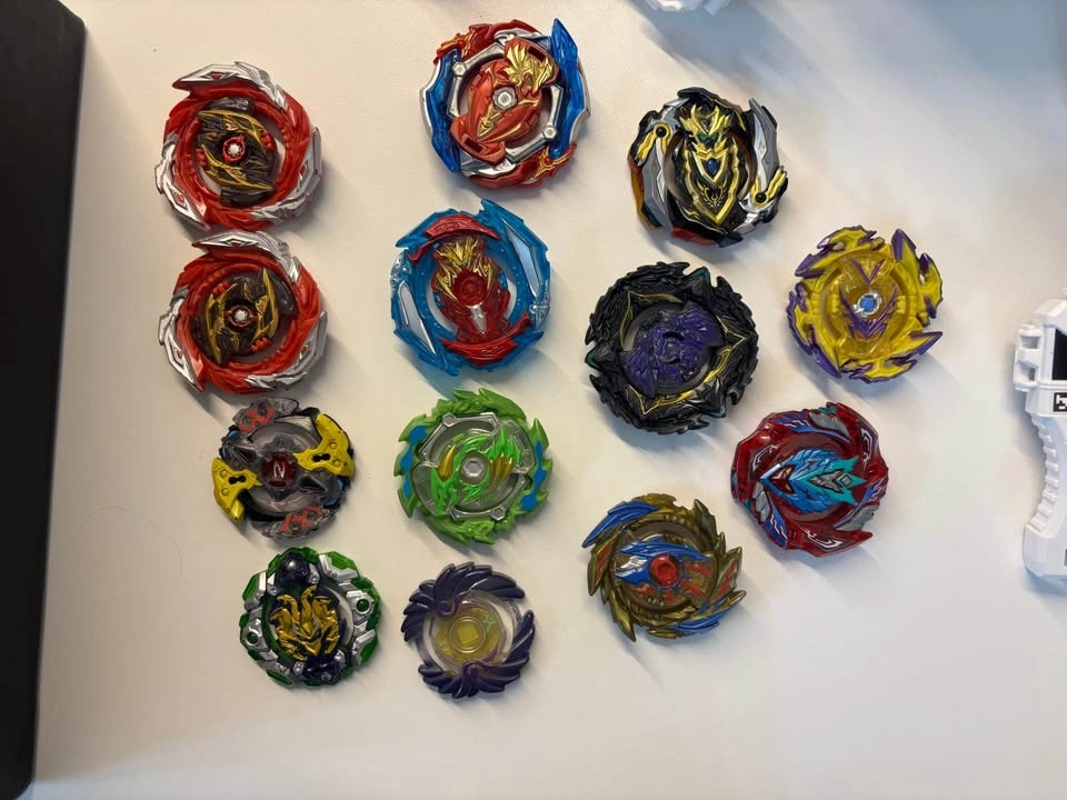 Beyblade Burst Arena, Launchers, and Beys