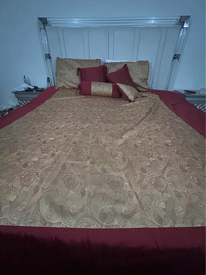 7 pieces Duvet Cover Set- King Size
