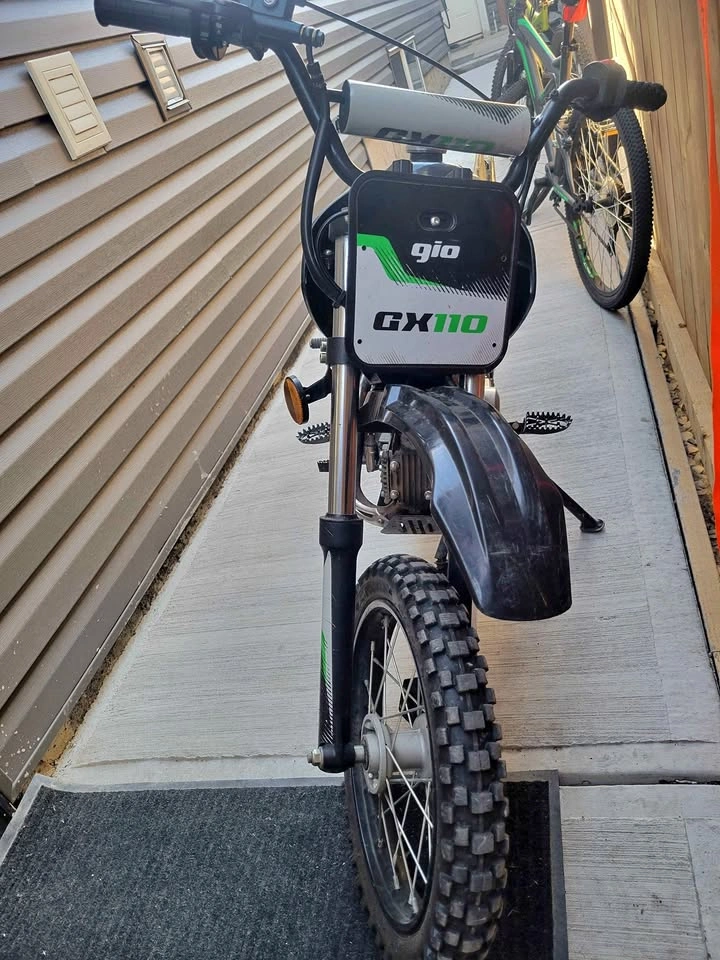 Gio gx 110cc dirtbike Cash or Trade (Good Condition)