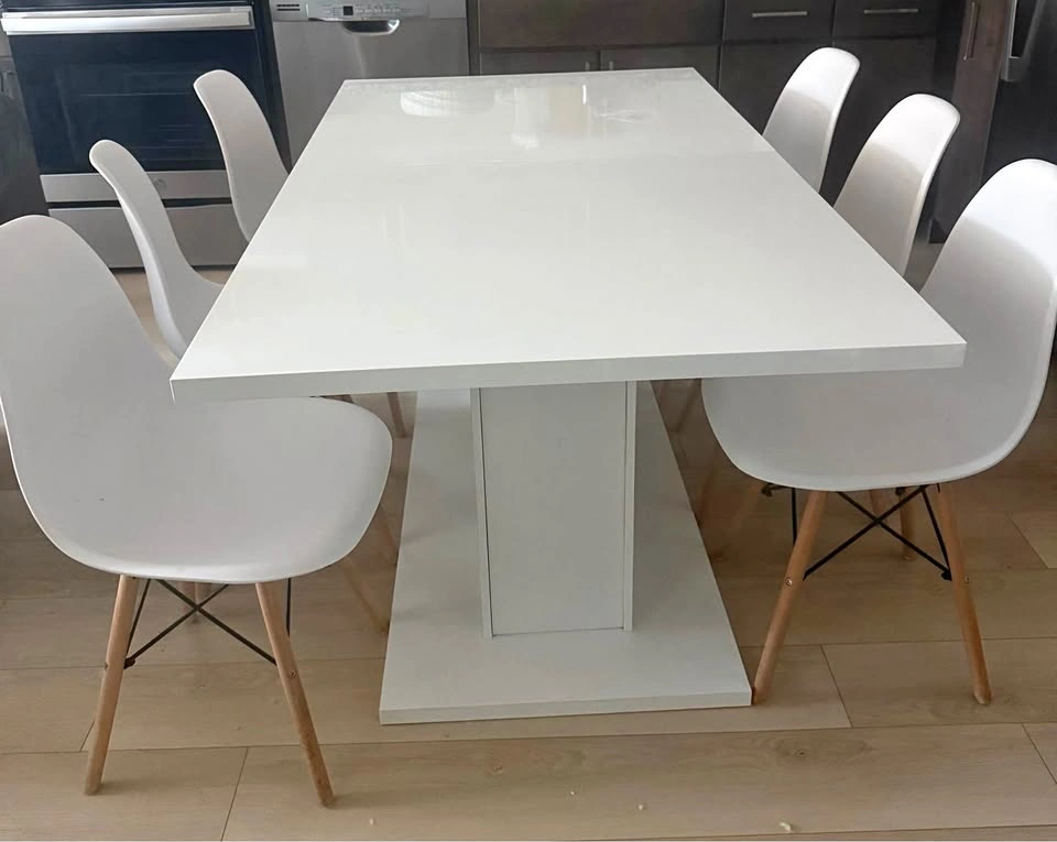 Set of 6 white dining chairs