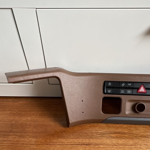 2018 Freightliner Cascadia Instrument Panel - Brown - photo 2