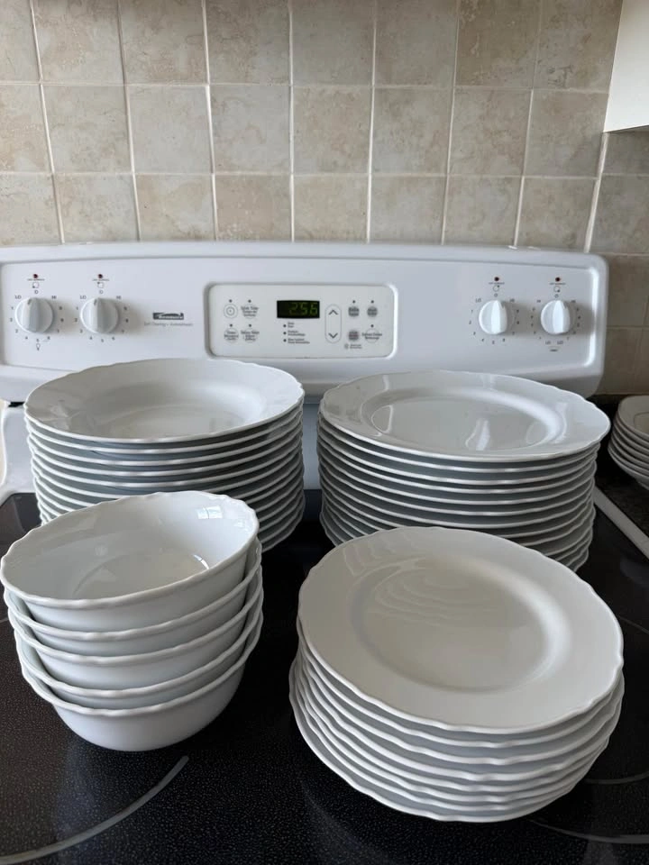 Ikea Upplaga Porcelain Plate set - photo 2
