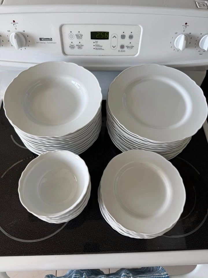 Ikea Upplaga Porcelain Plate set - photo 3