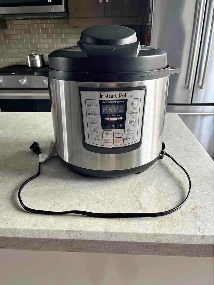 Instant Pot IP-LUX Pressure Cooker 6 Quart