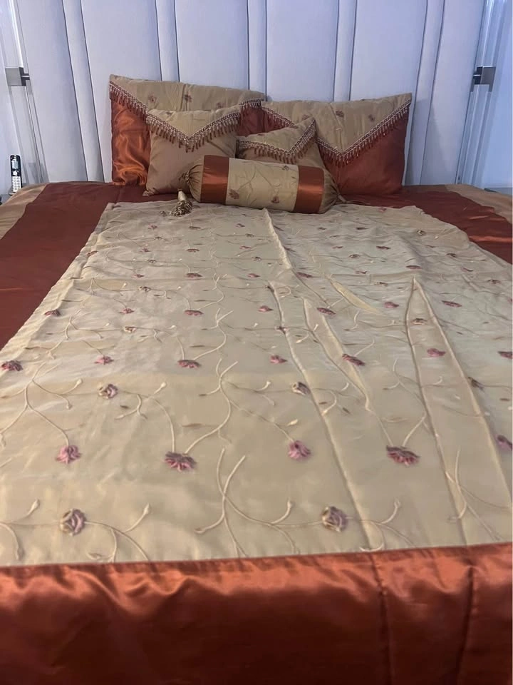 Elegant Embroidered 6 pieces Duvet Cover Set-King Size
