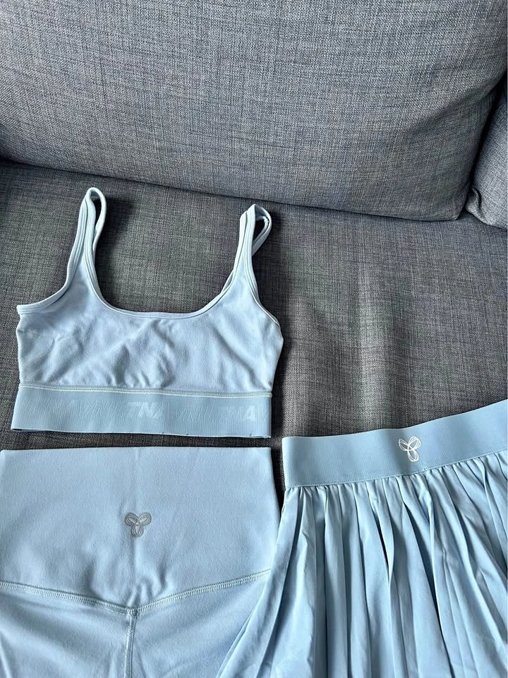 Aritzia TNA - Dune Blue Activewear Set (XS)