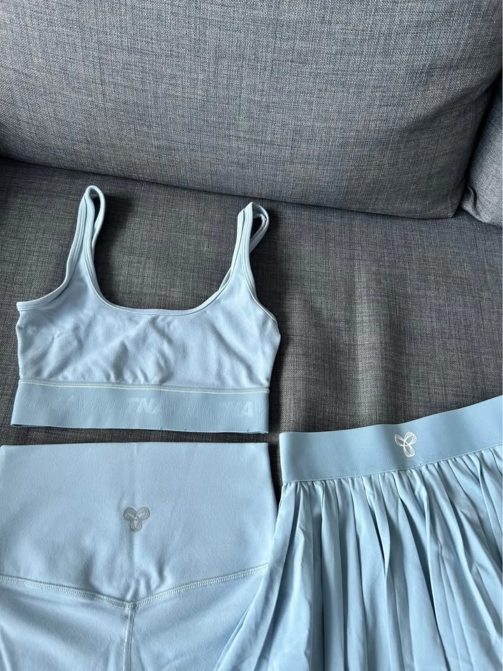 Aritzia TNA - Dune Blue Biker Shorts (XS) - photo 3