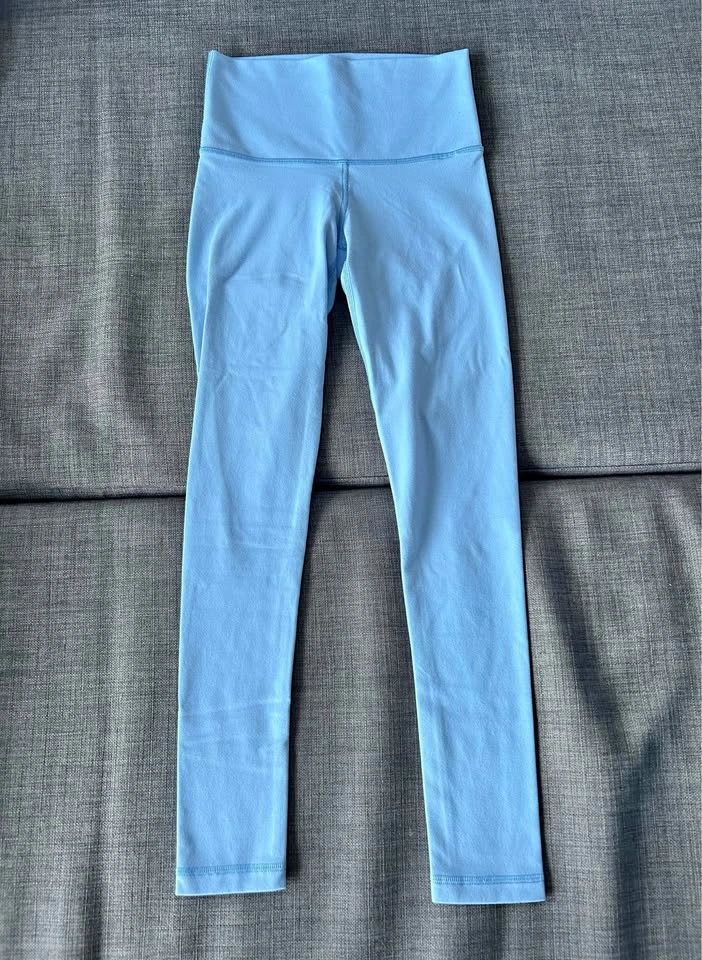 Aritzia TNA - Sky Blue Leggings (XS)