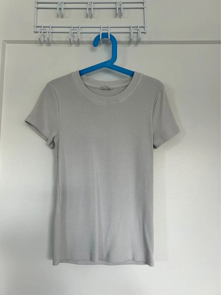 Aritzia Wilfred - Light Blue Ribbed T-Shirt (XS)