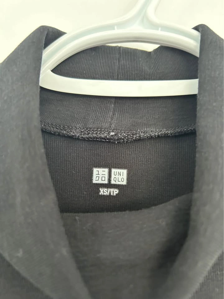 Uniqlo - Black Turtleneck (XS) - photo 2