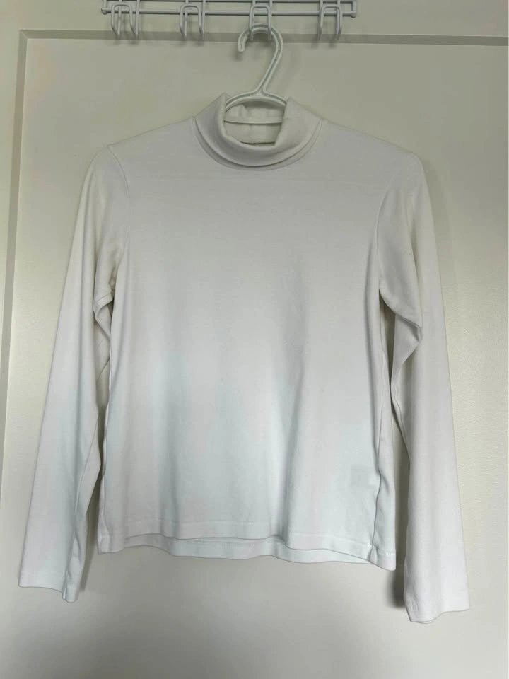 Uniqlo - White Turtleneck (XS)