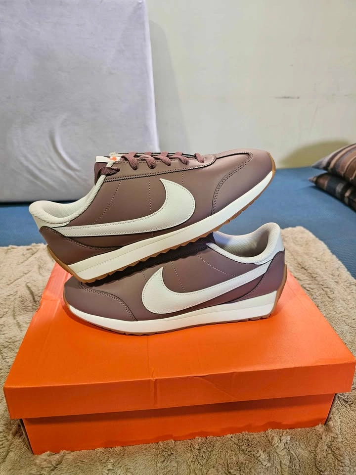 Brand new in box Nike Pacific Leather (Size 10.5 Women / 9 Men) - photo 2