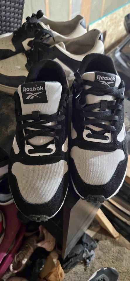 Reebok men's shoes size 10