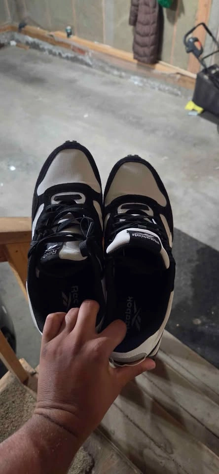 Reebok men's shoes size 10 - photo 2