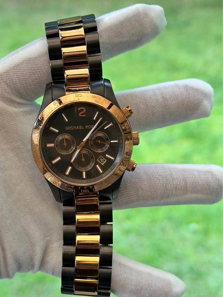 Michael Kors Lexington MK8286 – Black & Rose Gold Chronograph