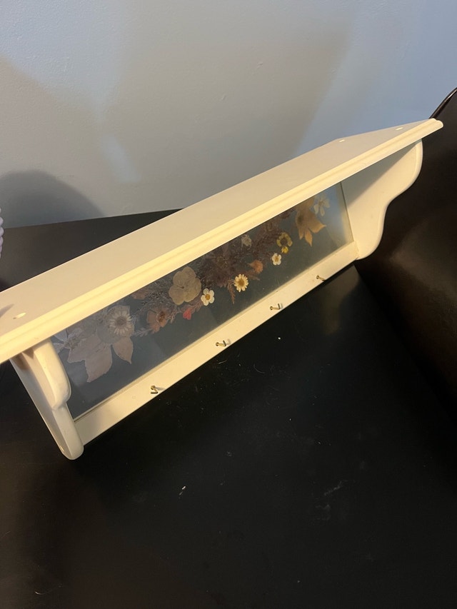 Wall Shelf With Dried Flowers - photo 2