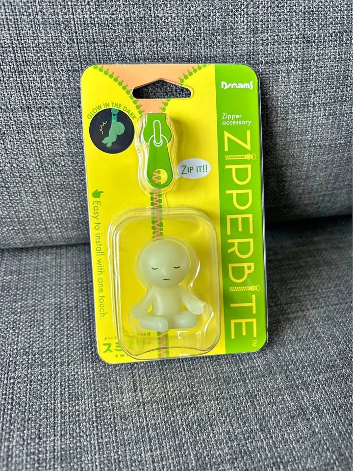 Smiski - Yoga Zipper Bite (BNIB)