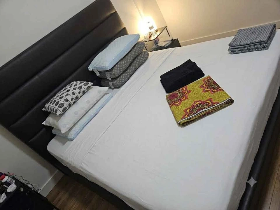Elegant King Size Bed Frame - photo 2