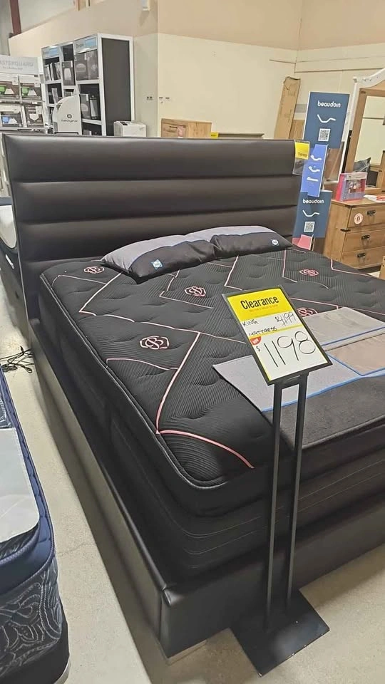 Elegant King Size Bed Frame - photo 3