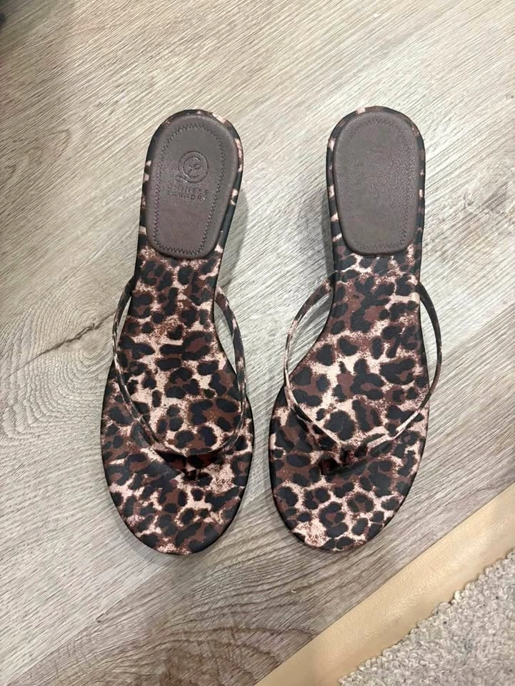 Cheetah print kitten heels size 8