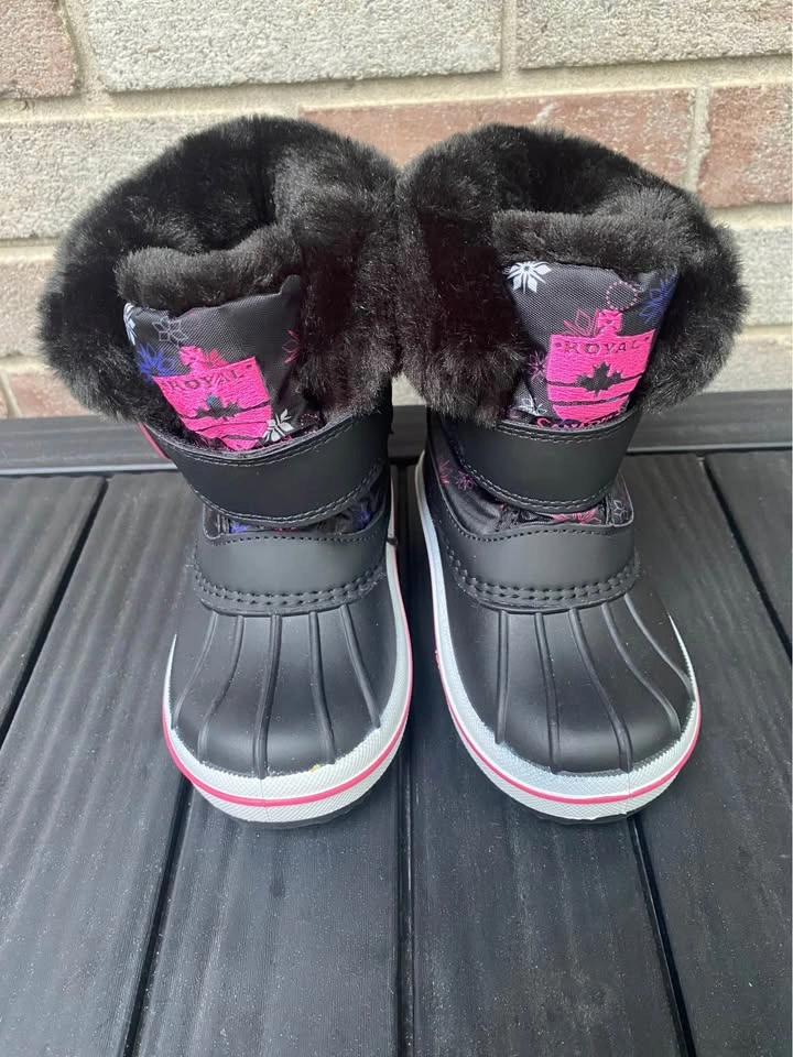 Royal Canadian Snow Boots girl size 8T - photo 2