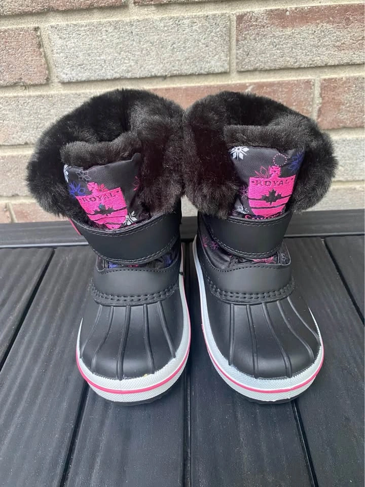 Royal Canadian Snow Boots girl size 8T - photo 3
