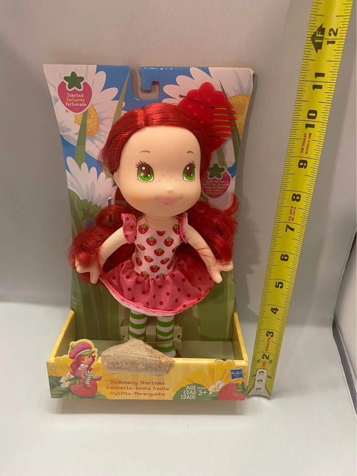 Strawberry shortcake hair style doll 2010 - photo 3
