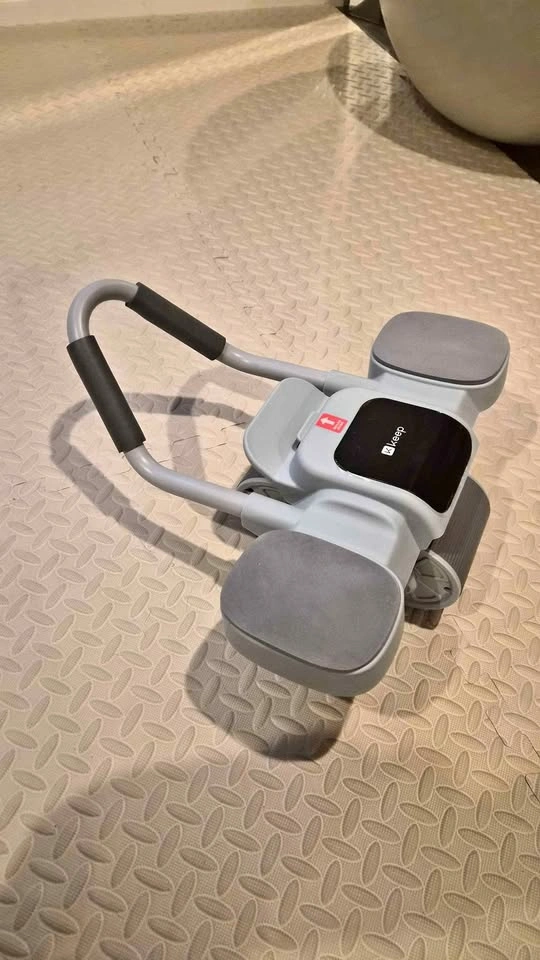 Automatic Rebound Ab Roller with Elbow Support