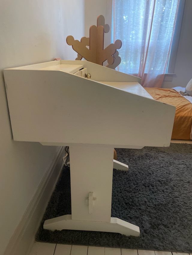 White Desk - photo 2