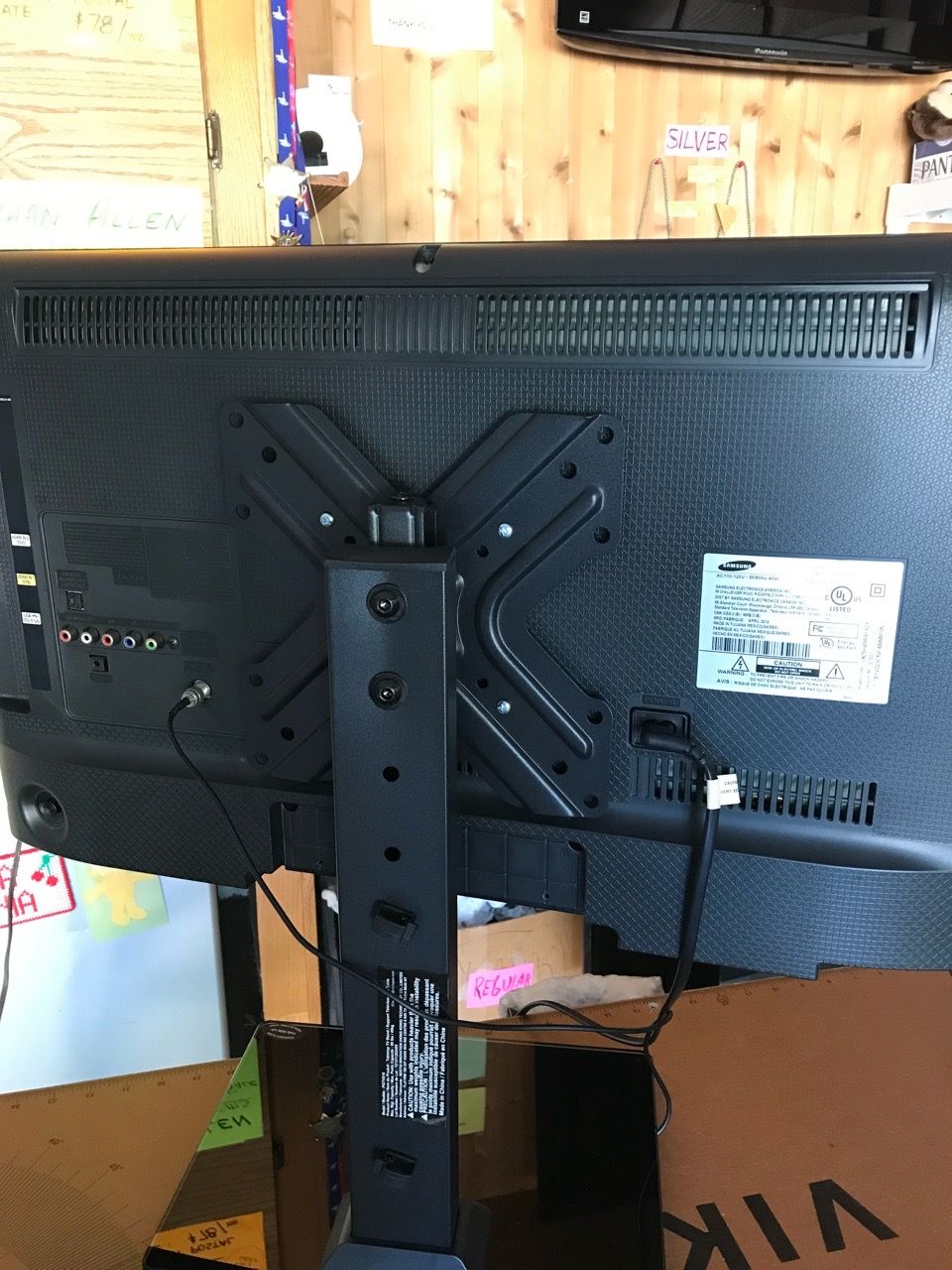 SAMSUNG 28” LED TV - photo 2