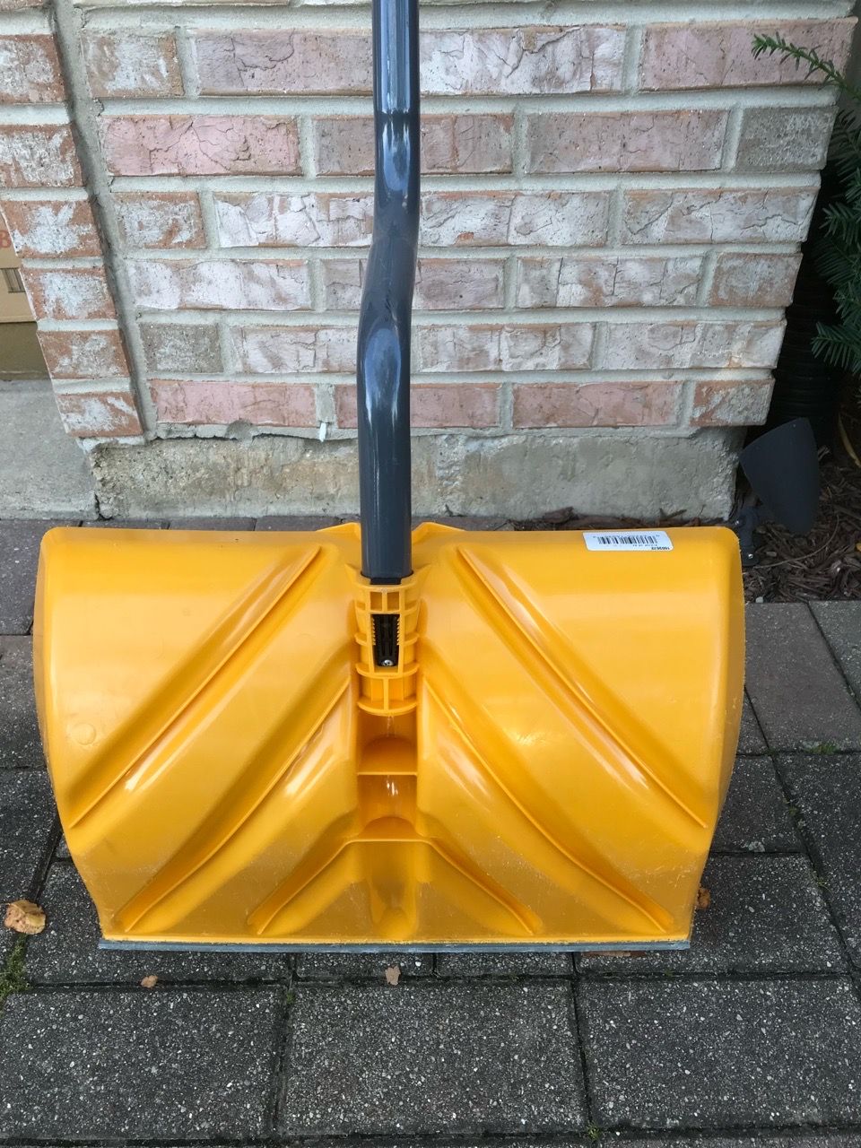 TRUE TEMPER SNOW SHOVEL - photo 3