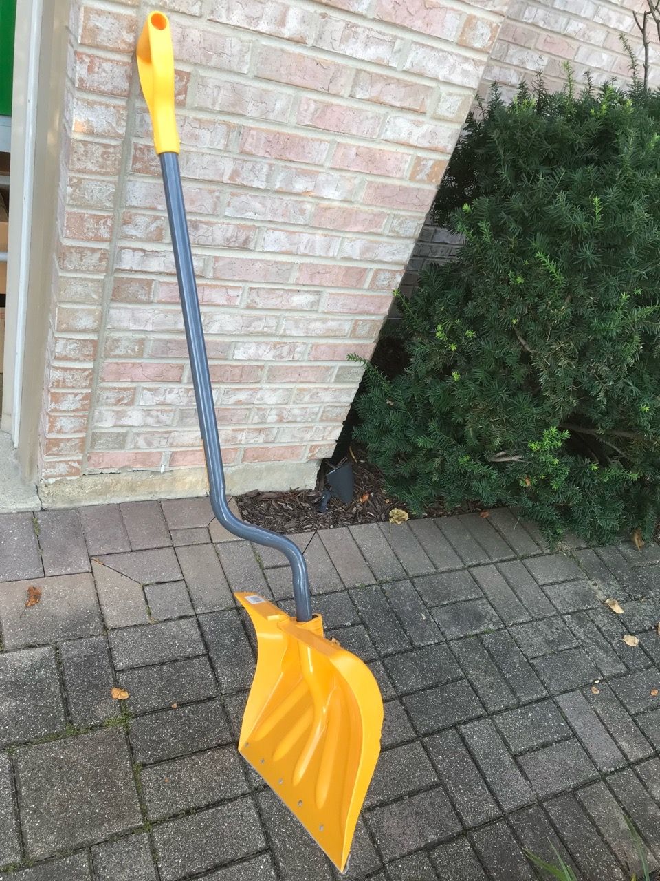 TRUE TEMPER SNOW SHOVEL - photo 4