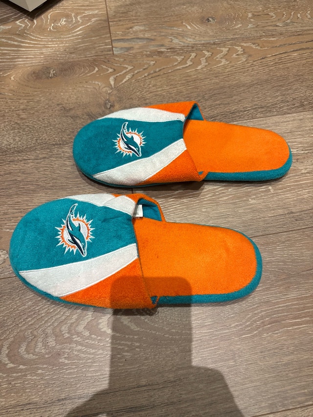 Miami Dolphins Slippers - Size 12/13 - photo 2