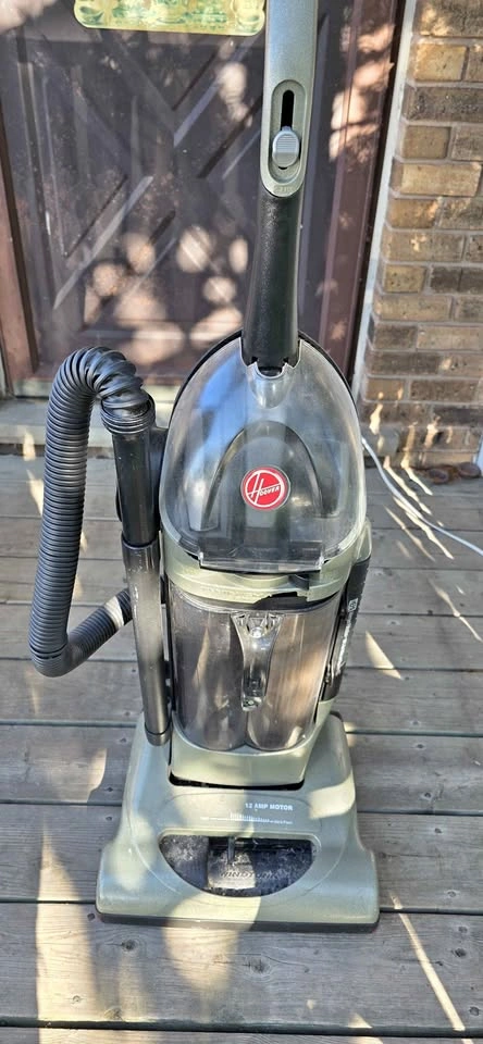 Hoover WindTunnel Bagless Upright Vacuum Cleaner (12-Amp)