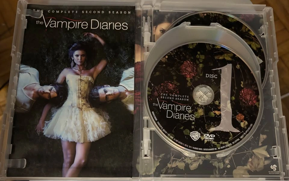 The Vampire Diaries - Season 2 DVDs - photo 2