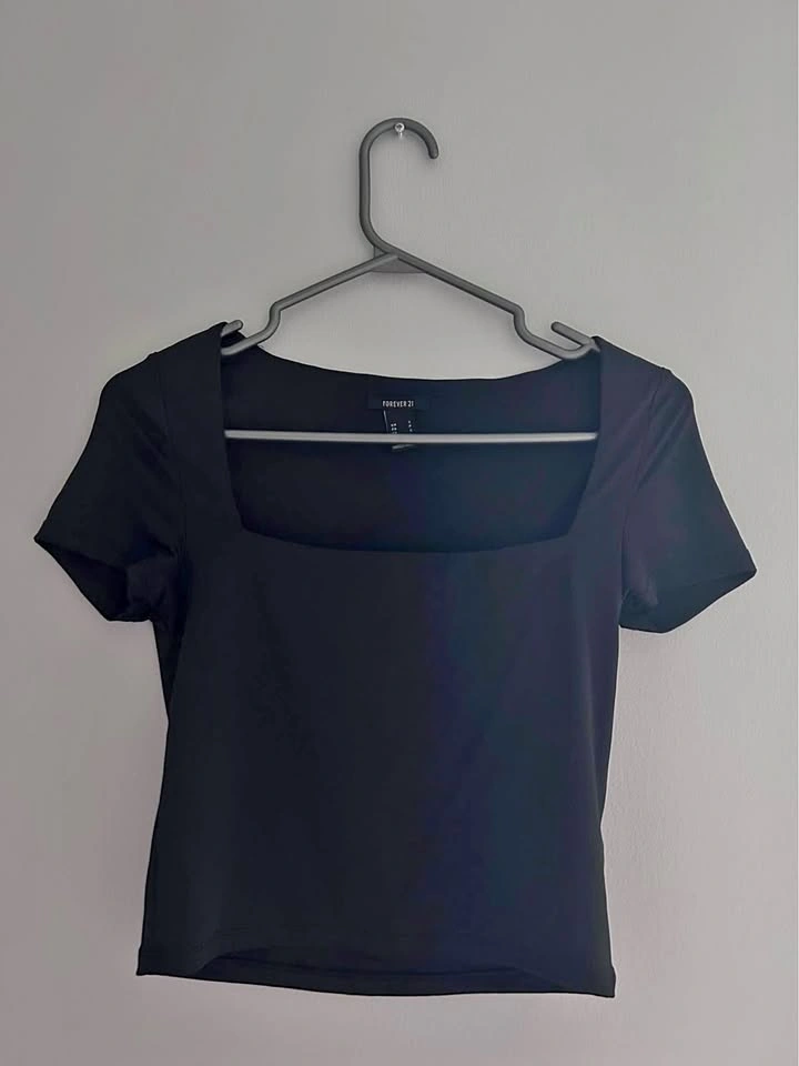 Forever 21 t-shirt