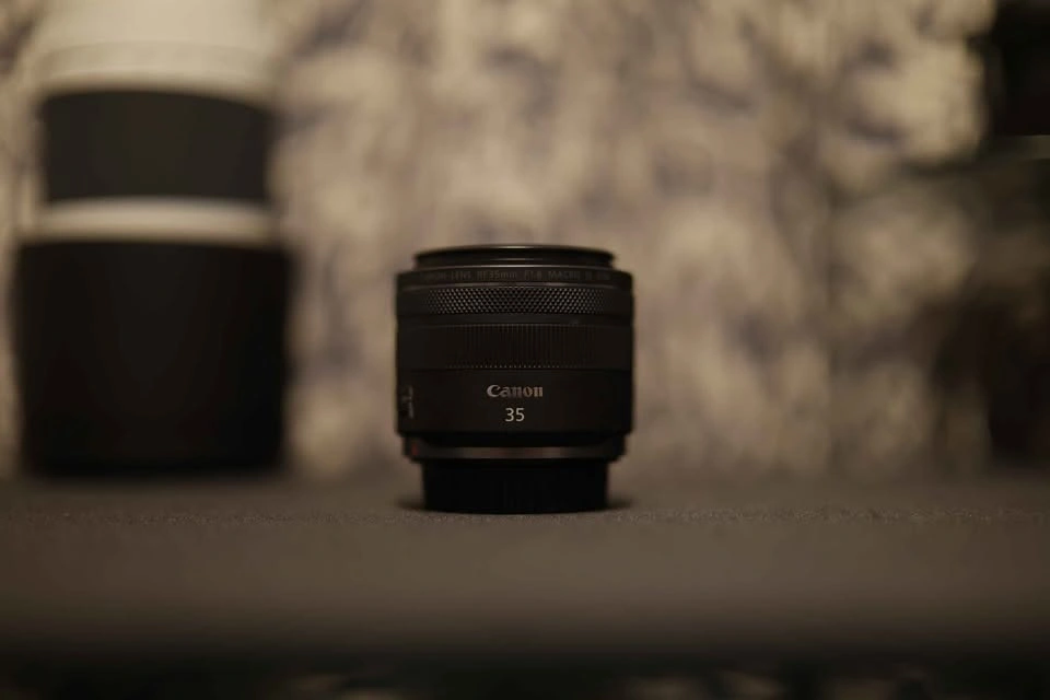 Canon RF 35mm f1.8 Macro with CPL