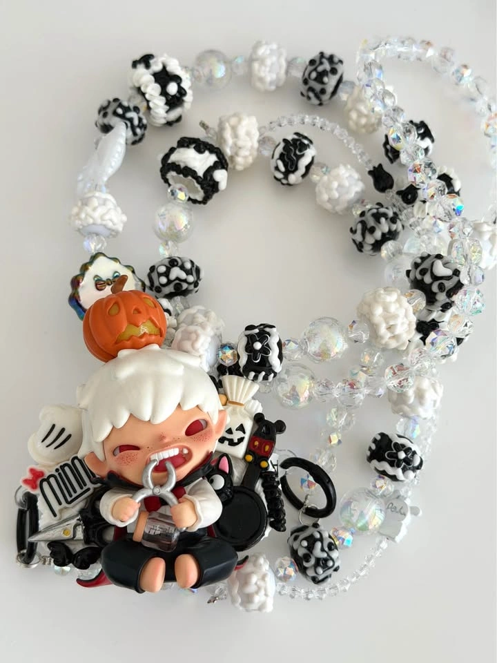 Brand New! Authentic Hiroro Halloween Figure Phone Crossbody - photo 5
