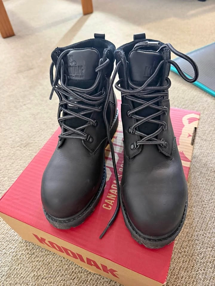 Kodiak Bralorne Women's 6" WP Composite Toe Work Boot - US 5.5