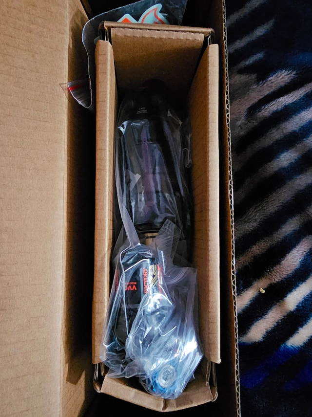 2024 FOX Float X2 Factory Rear shock (205 x 60) new in box - photo 2