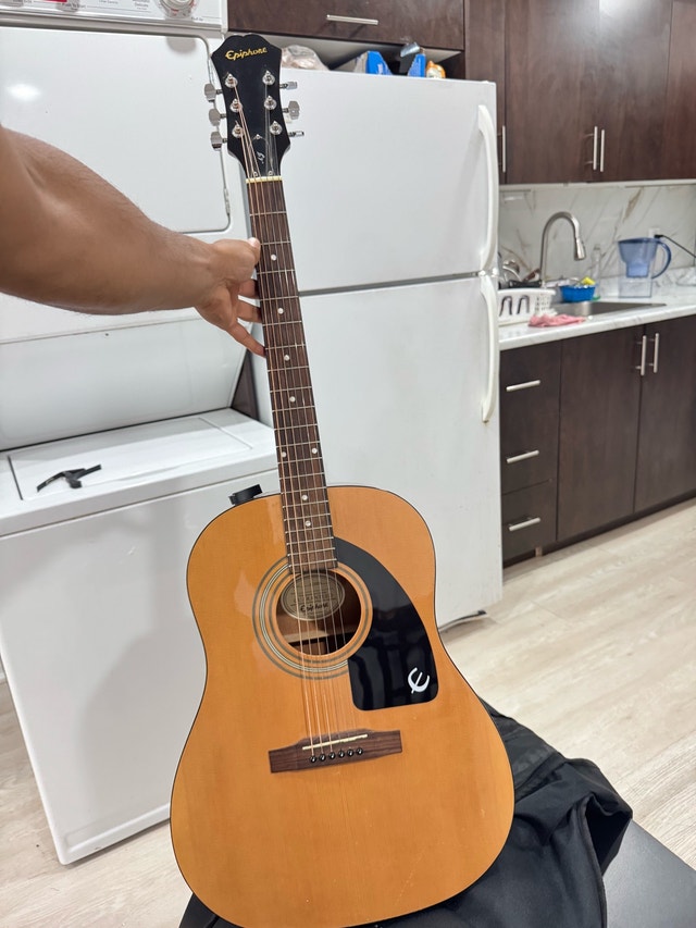 Epiphone Guitar - Great condition