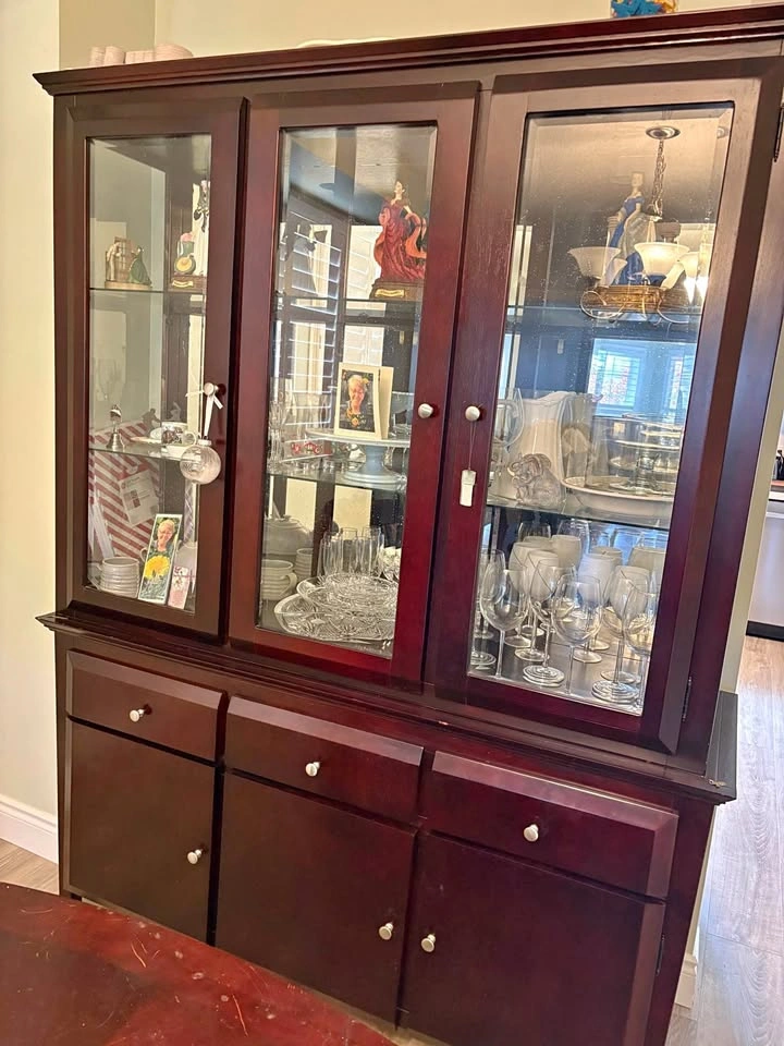Dining Table, 6 Chairs & Matching China Cabinet – $450 OBO