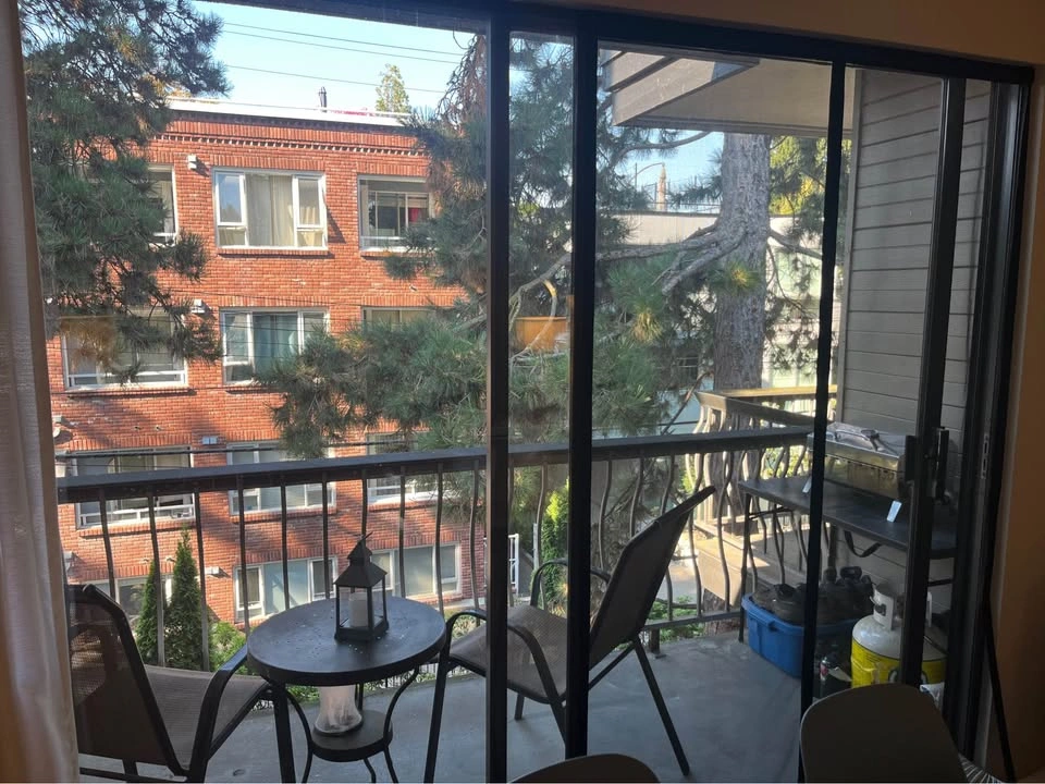 1 Bed 1 Bath - Apartment - photo 5
